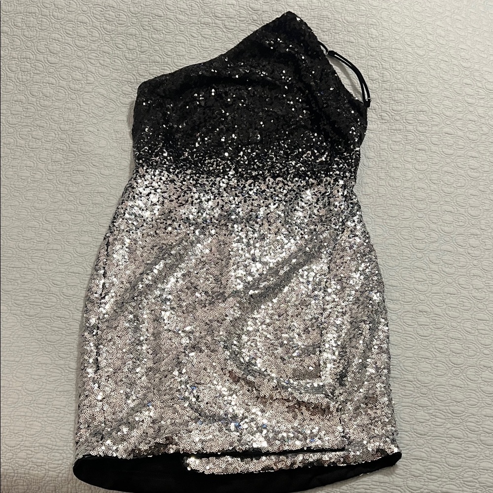 Lulus shining lights Ombre sequin backless one shoulder Dress - Black to Silver